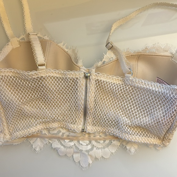 Victoria’s Secret NWT Dream Angels Lined Demi Bra - Picture 2 of 5